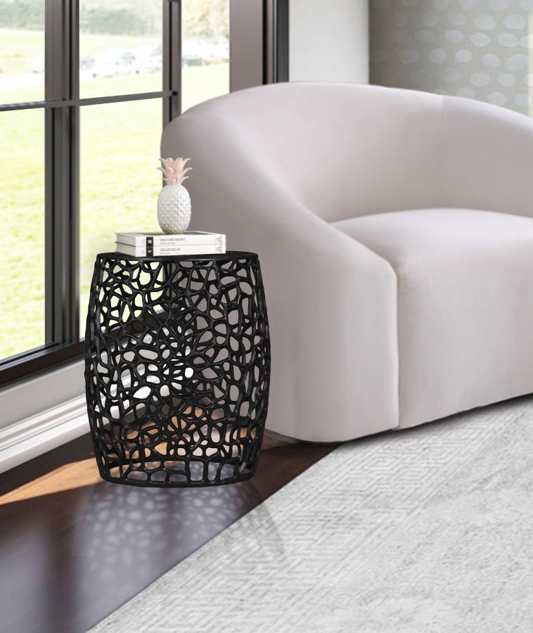 Priya Aluminum End Table in Black - 224Black-E