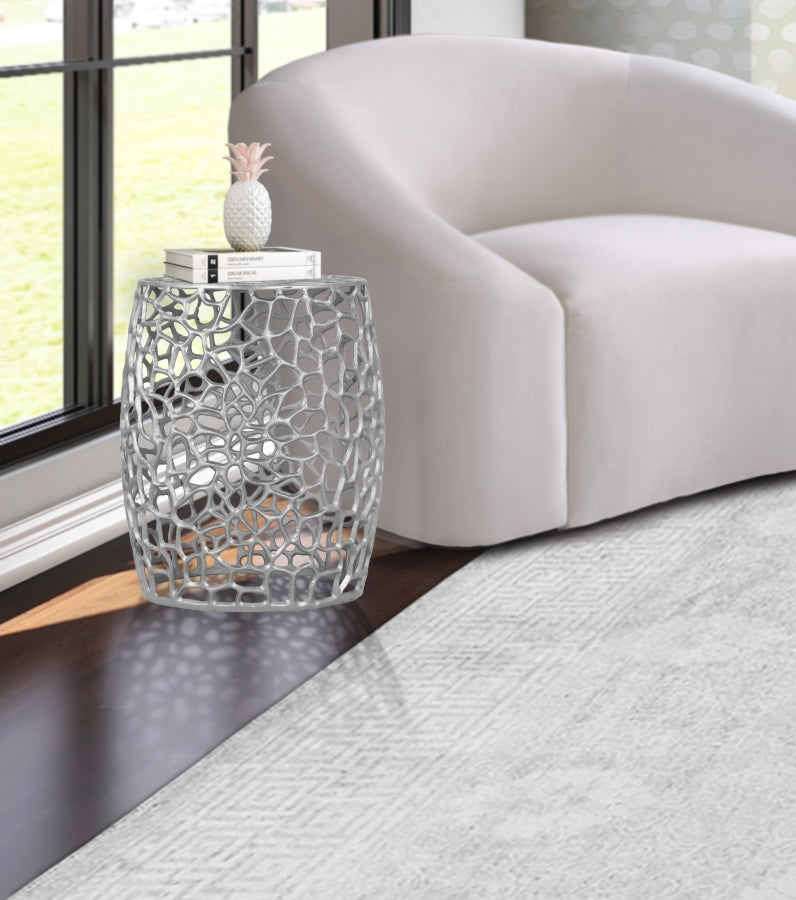 Priya Aluminum End Table in Silver - 224Silver-E