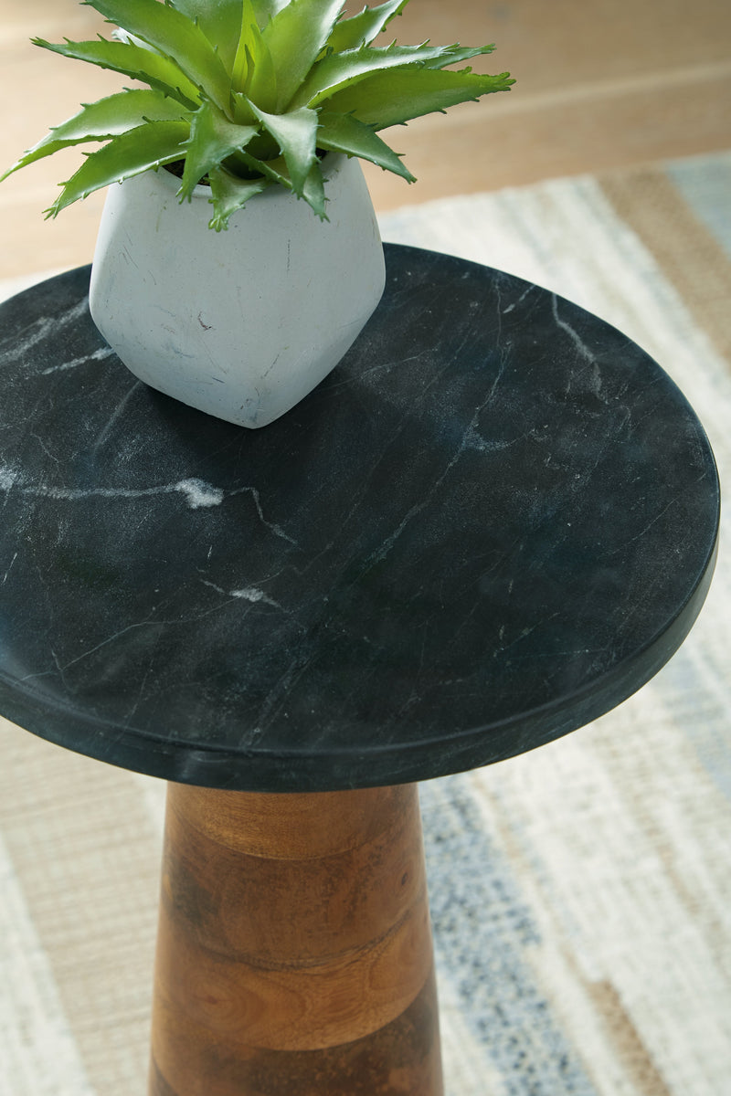 Quinndon Brown/Black Accent Table - A4000633