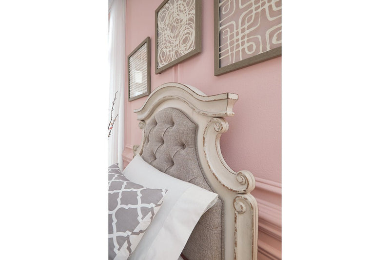 Realyn Chipped White Queen Upholstered Panel Bed - Gate FurnitureQueen Bed