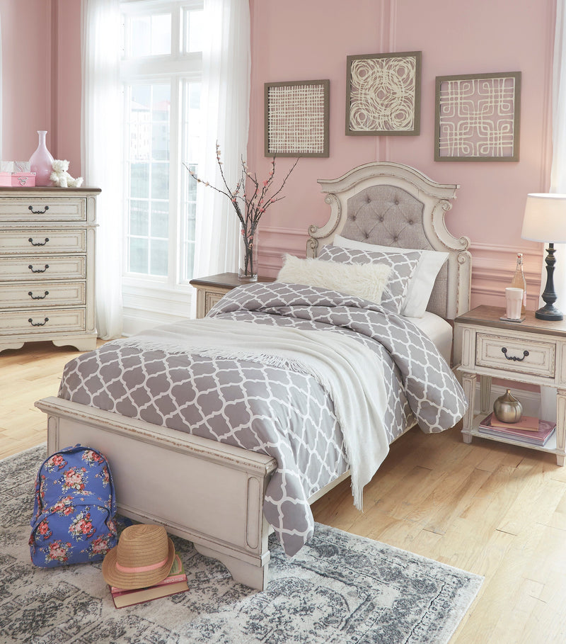 Realyn Chipped White Upholstered Panel Youth Bedroom Set - Gate FurnitureYouth Bedroom Set