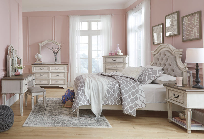 Realyn Chipped White Youth Upholstered Bedroom Set - Gate FurnitureYouth Bedroom Set