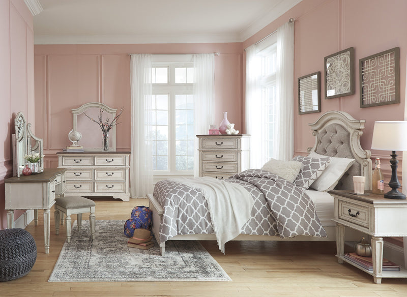 Realyn Chipped White Youth Upholstered Bedroom Set - Gate FurnitureYouth Bedroom Set