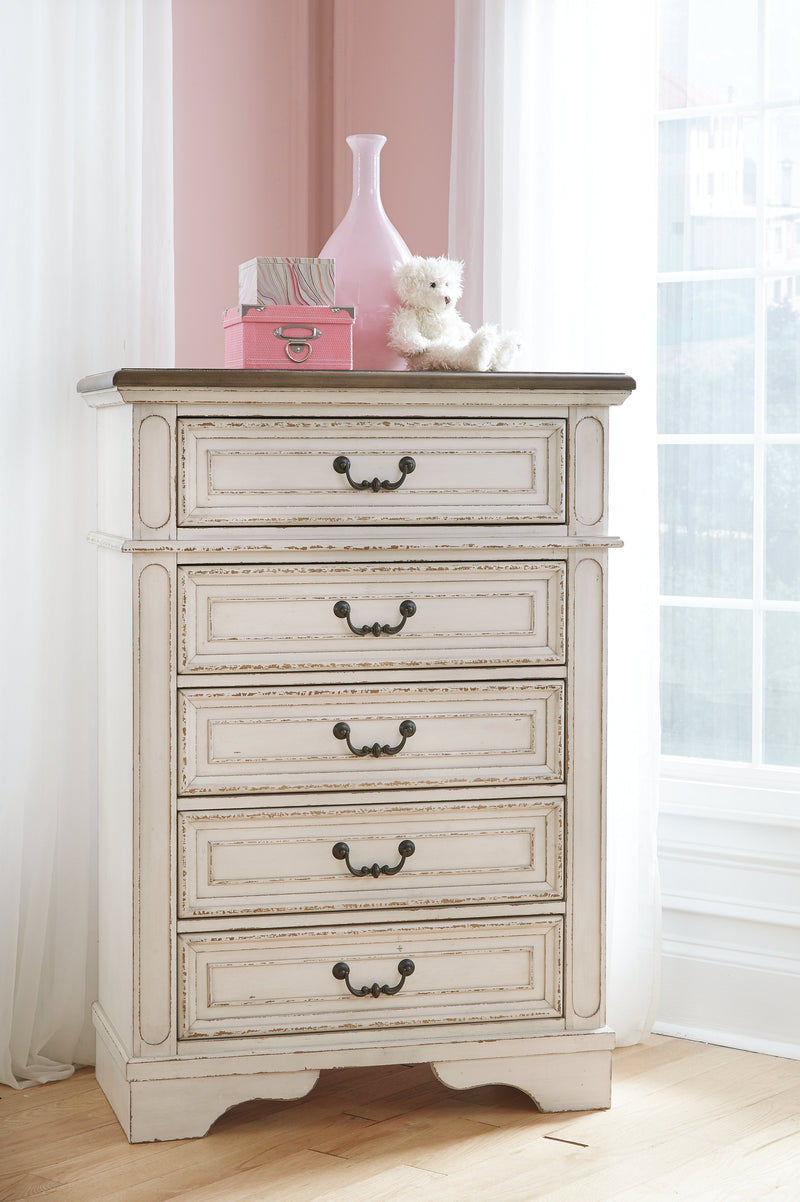 Realyn Full Panel Bed with Mirrored Dresser and Chest in Chipped White - PKG006728