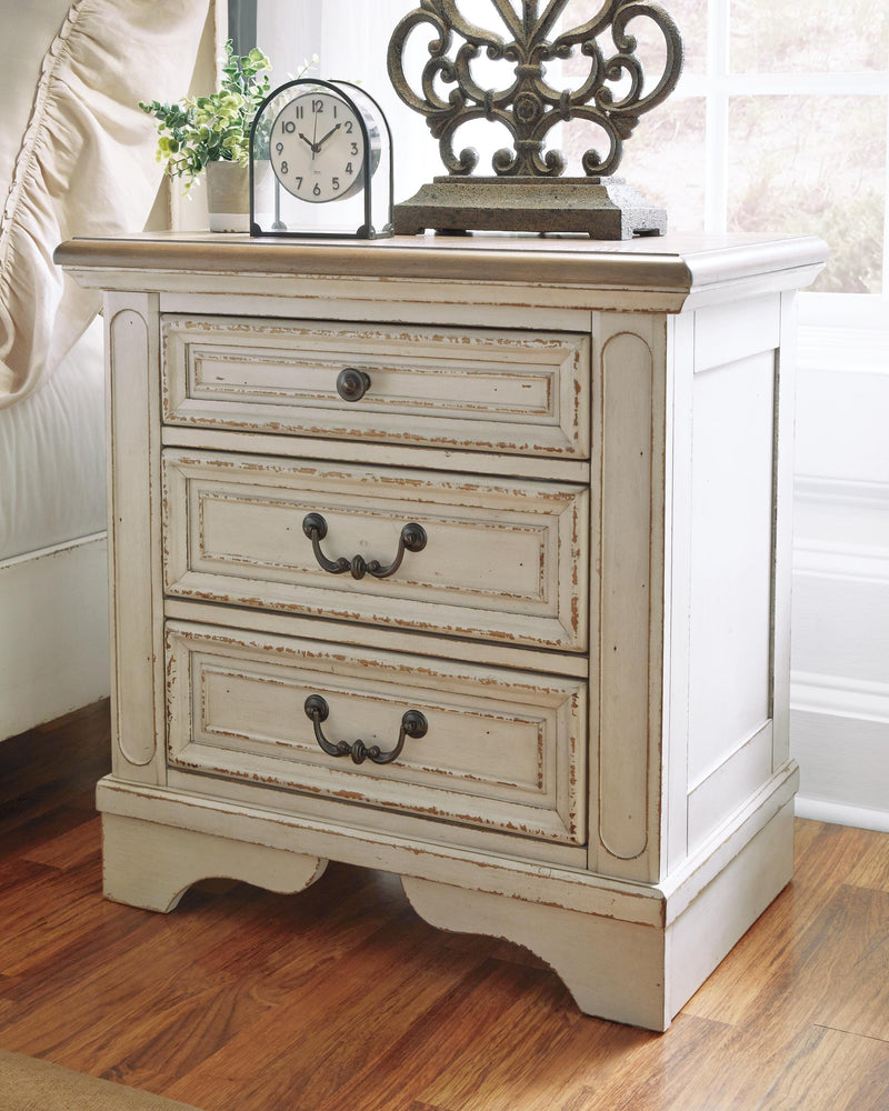 Realyn King Upholstered Panel Bed, Chest and 2 Nightstands - B743B91