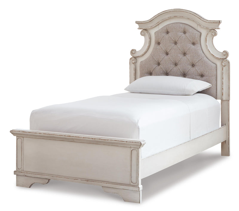 Realyn Twin Panel Bed with Dresser in Chipped White - PKG006712