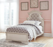 Realyn Twin Panel Bed with Dresser in Chipped White - PKG006712