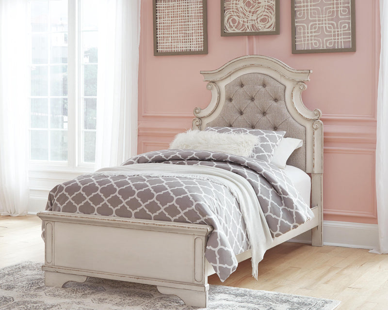 Realyn Twin Panel Bed with Mirrored Dresser and Chest in Chipped White - PKG006718