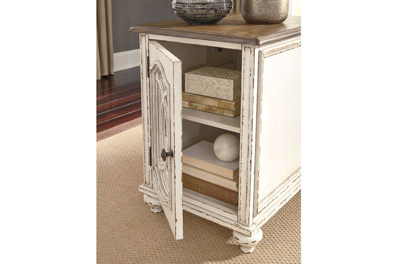 Realyn White/Brown Chairside End Table - Gate FurnitureEnd Table Chair Side