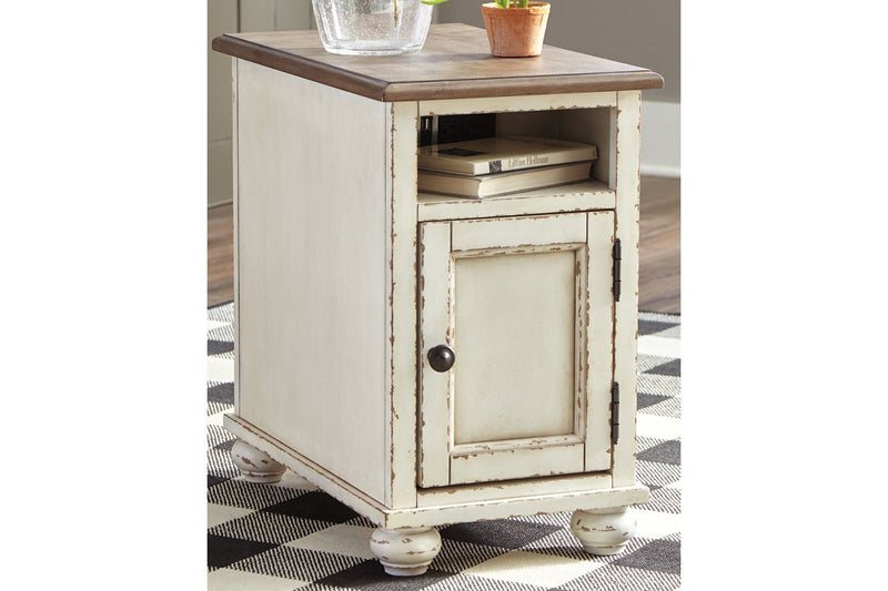 Realyn White/Brown Chairside End Table - Gate FurnitureEnd Table Chair Side