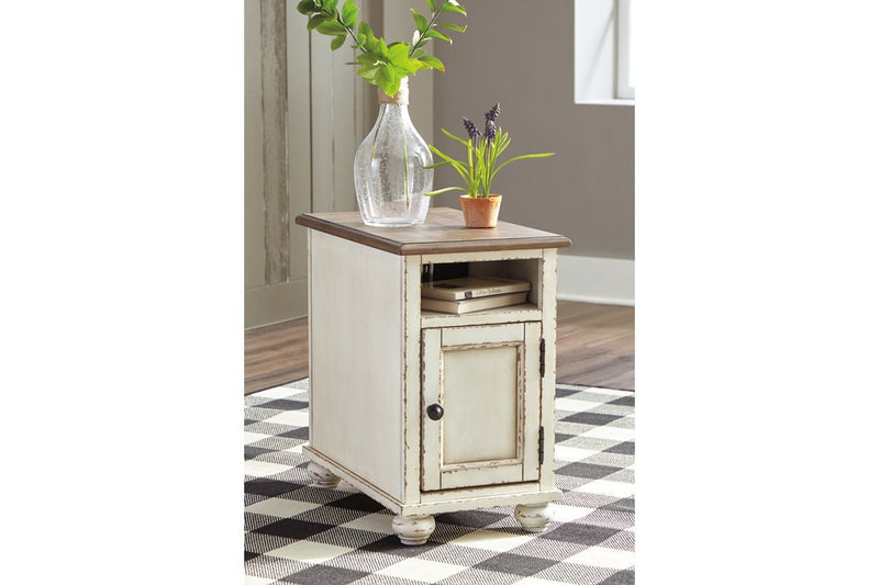 Realyn White/Brown Chairside End Table - Gate FurnitureEnd Table Chair Side