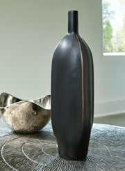 Rhaveney Black Vase - A2000551V