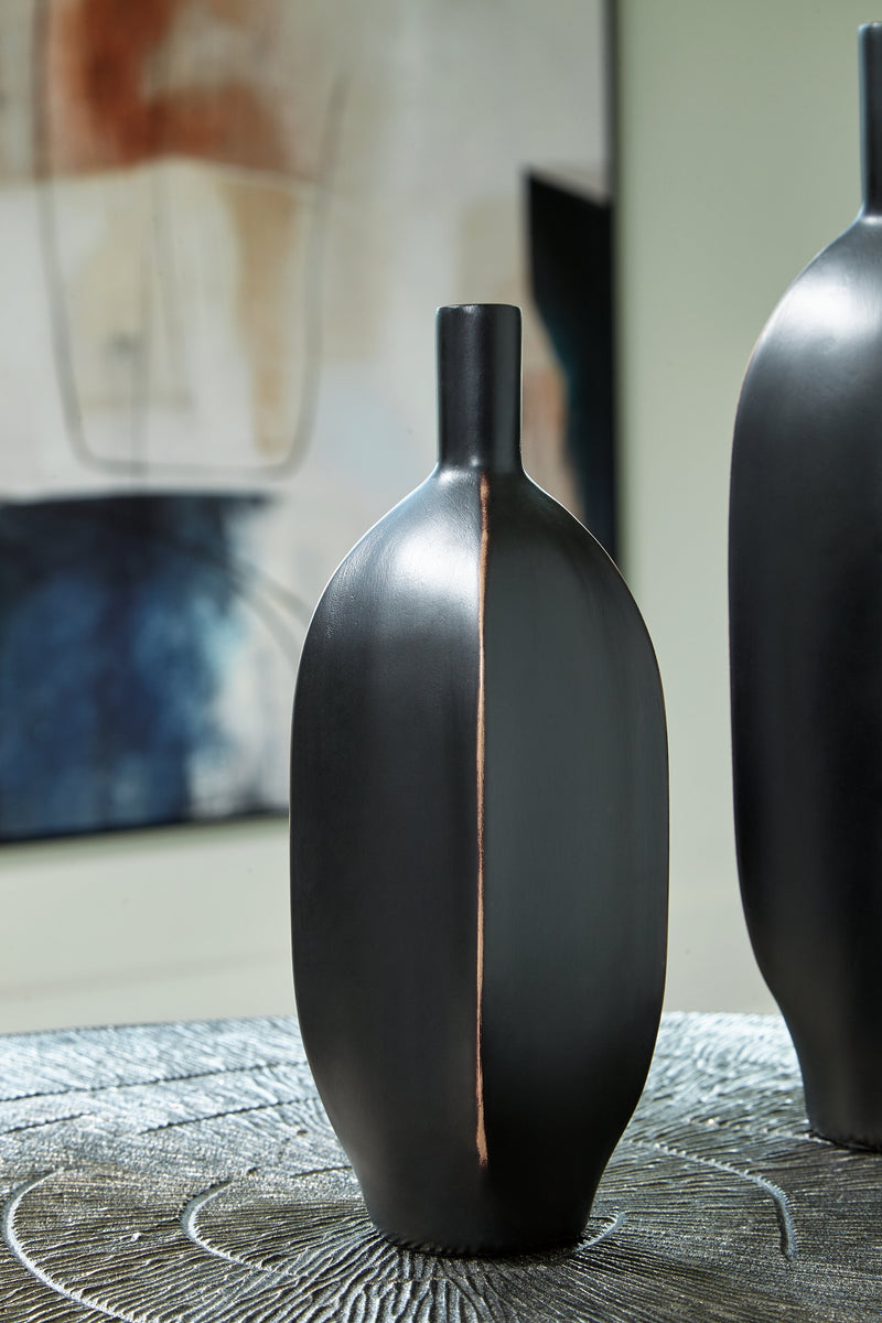 Rhaveney Vase (Set of 3) - Gate FurnitureVase