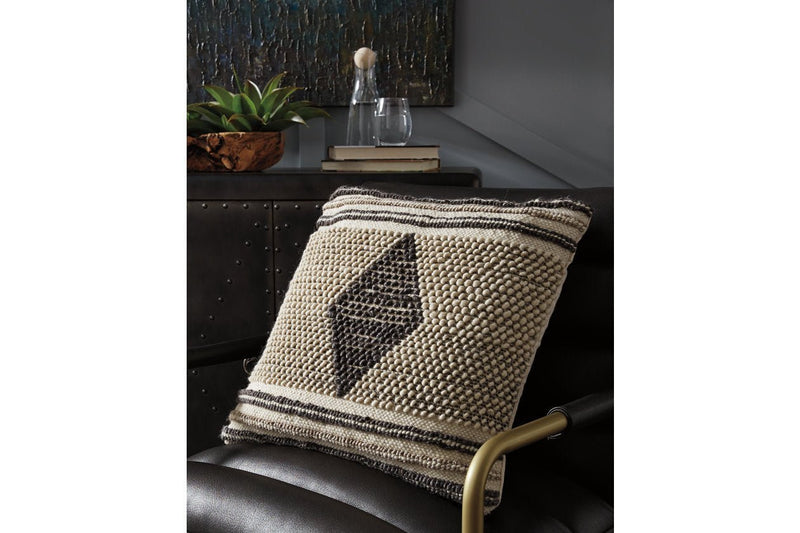Ricker Gray/Cream Pillow (Set of 4) - Gate FurniturePillow