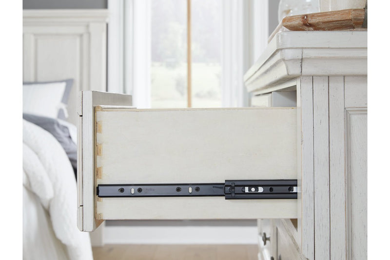 Robbinsdale Antique White Chest of Drawers - Gate FurnitureChest