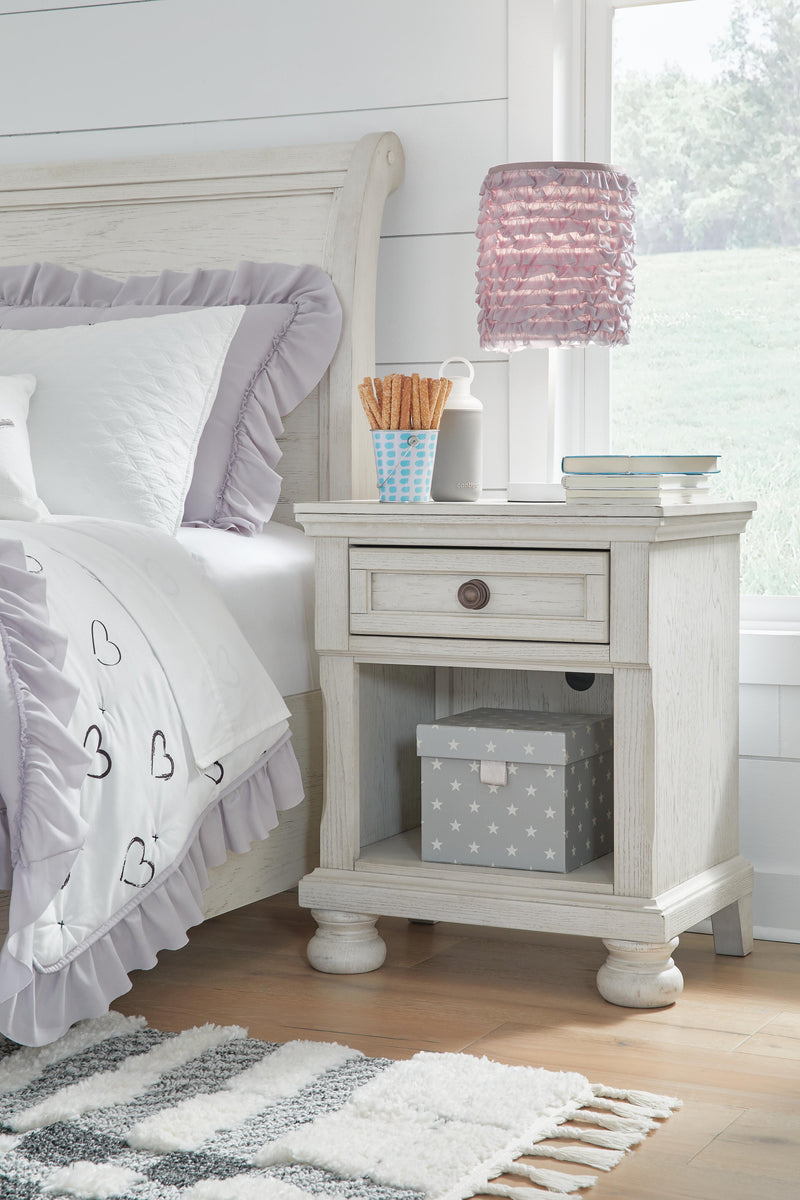 Robbinsdale Antique White Twin Storage Bed, Dresser, Mirror and Nightstand - B742B36