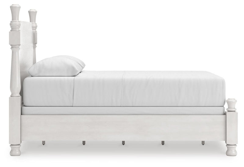 Rowlenstown Queen Poster Bed, Dresser and Chest in Antique White - PKG023871