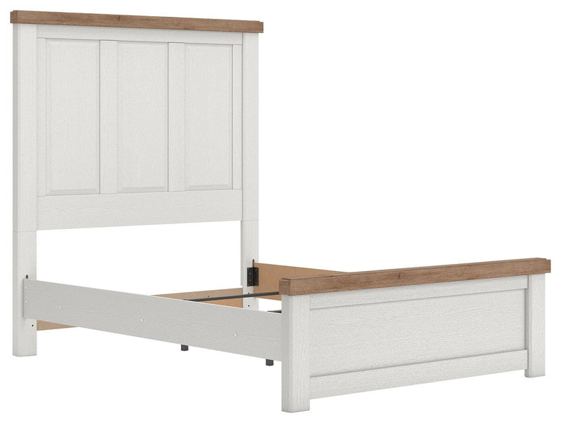 Savonport Full Panel Bed, Chest and Nightstand in White/Brown - PKG025550
