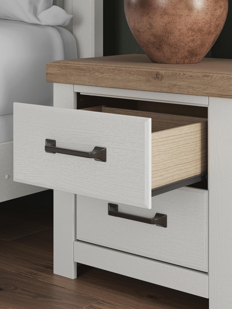 Savonport Queen Panel Bed, Chest and Nightstand in White/Brown - PKG025558