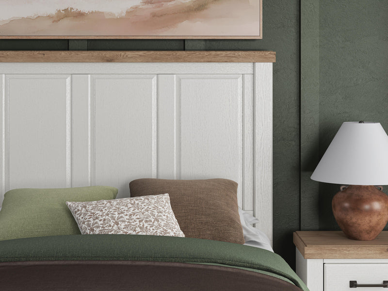 Savonport White/Brown Queen Panel Storage Bed - B4615B7