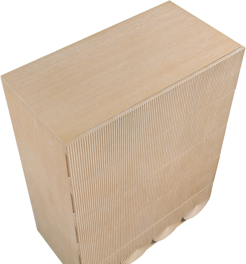 Scallop Oak Veneer Chest in Natural - 334Natural-CH