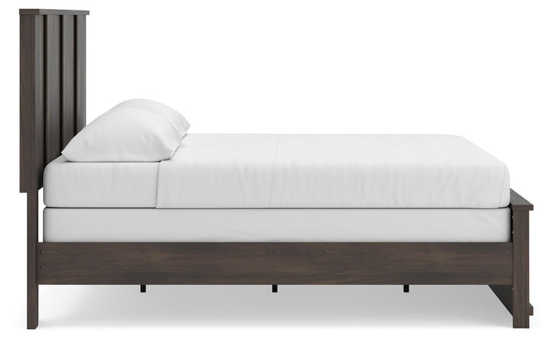 Shaehartin Dark Brown King Panel Bed - PCB3167B6