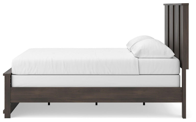 Shaehartin Dark Brown King Panel Bed - PCB3167B6