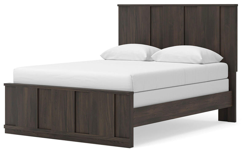 Shaehartin Dark Brown Queen Panel Bed - PCB3167B2