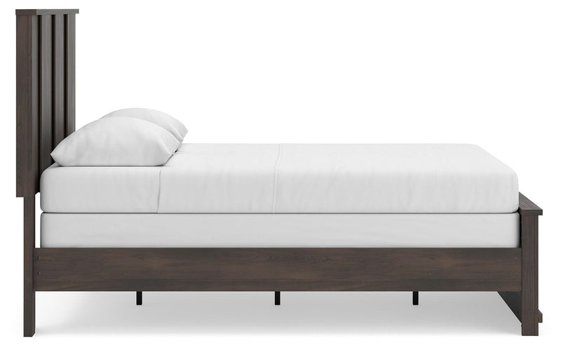 Shaehartin Dark Brown Queen Panel Bed - PCB3167B2