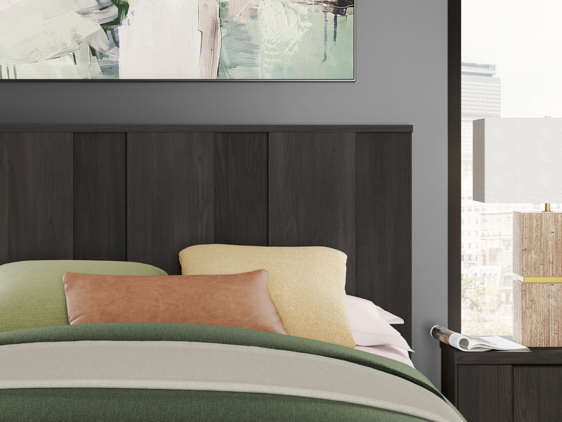 Shaehartin Dark Brown Queen Panel Bed - PCB3167B2