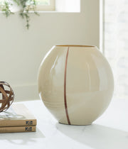 Sheabourne Cream Vase - A2000701