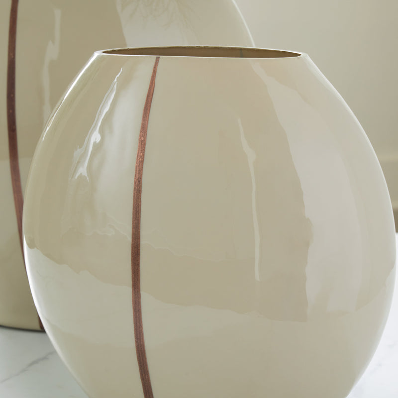 Sheabourne Cream Vase - A2000701