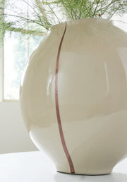 Sheabourne Cream Vase - A2000702