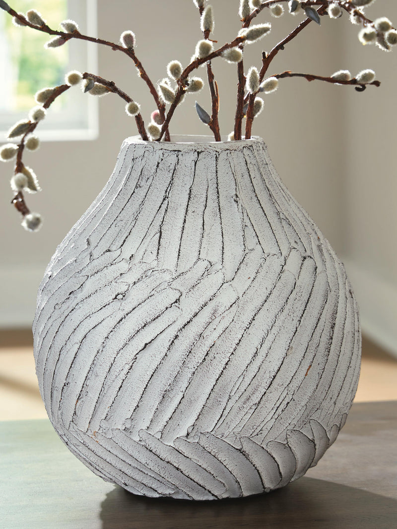 Shelvie Distressed White Vase - A2000848