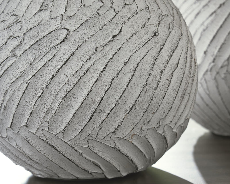 Shelvie Distressed White Vase - A2000848