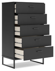 Socalle Full Platform Bed with Dresser and Chest in Black - PKG018850