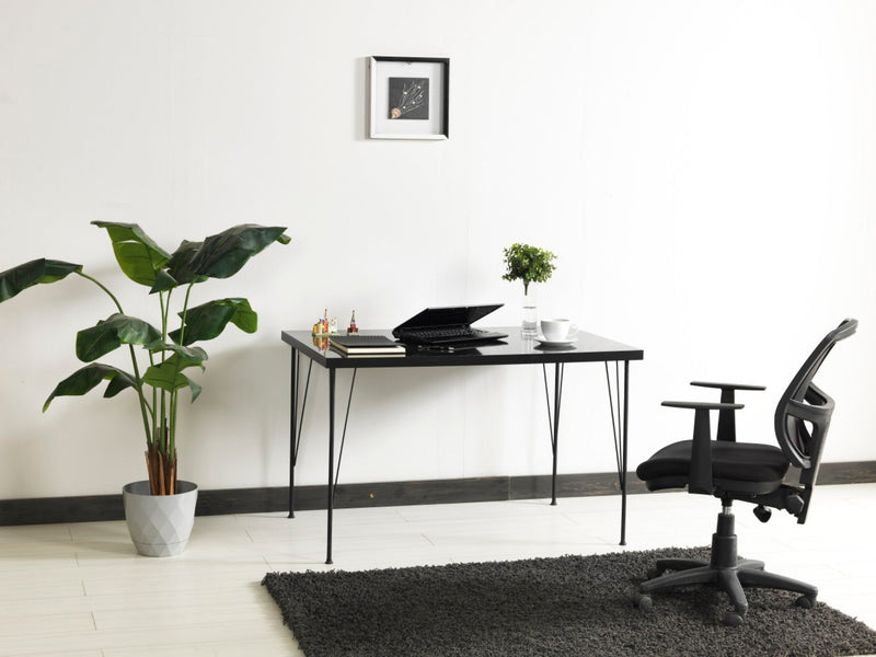 Solo Sudy Desk in Black - 790-SOL-SD-BLC