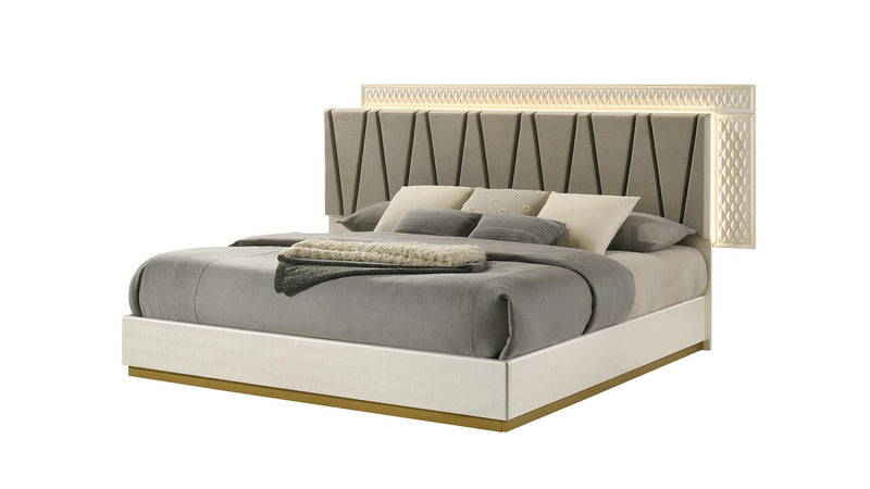 Stanley King Bed in Champagne - Stanley King Bed in Champagne