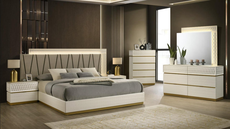 Stanley Queen 5 Pc Bedroom Set in Champagne - Stanley Queen 5 Pc Bedroom Set in Champagne