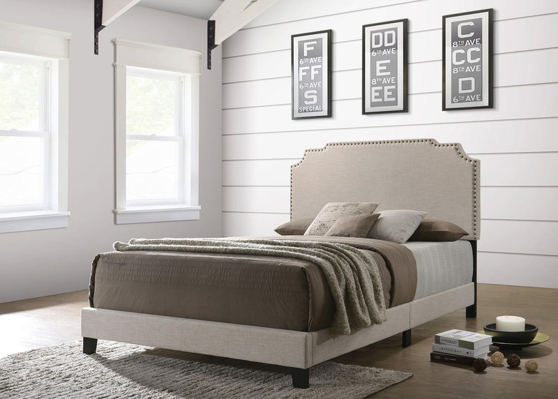 Tamarac Upholstered Queen Panel Bed Beige - 310061Q