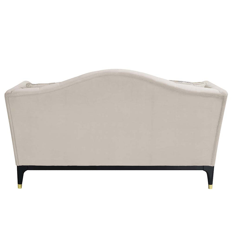 Tayden Loveseat W/4 Pillows - LV01156