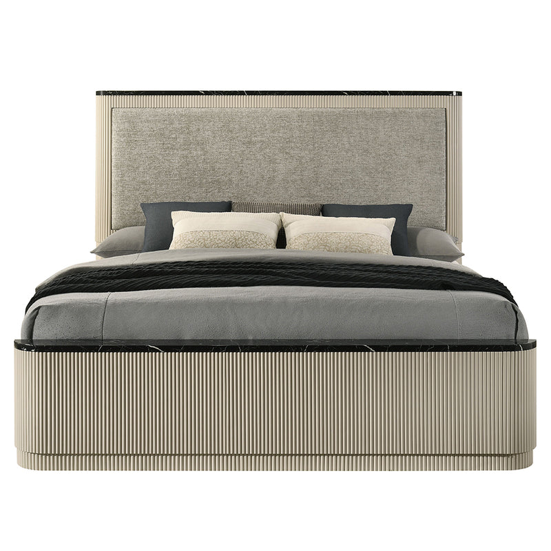 Travonte Eastern King Bed - BD04881EK
