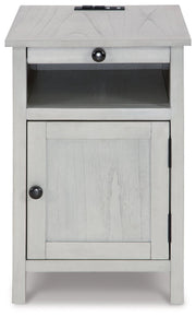 Treytown Chairside End Table - Gate FurnitureEnd Table Chair Side