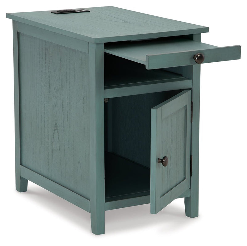 Treytown Chairside End Table - Gate FurnitureEnd Table Chair Side