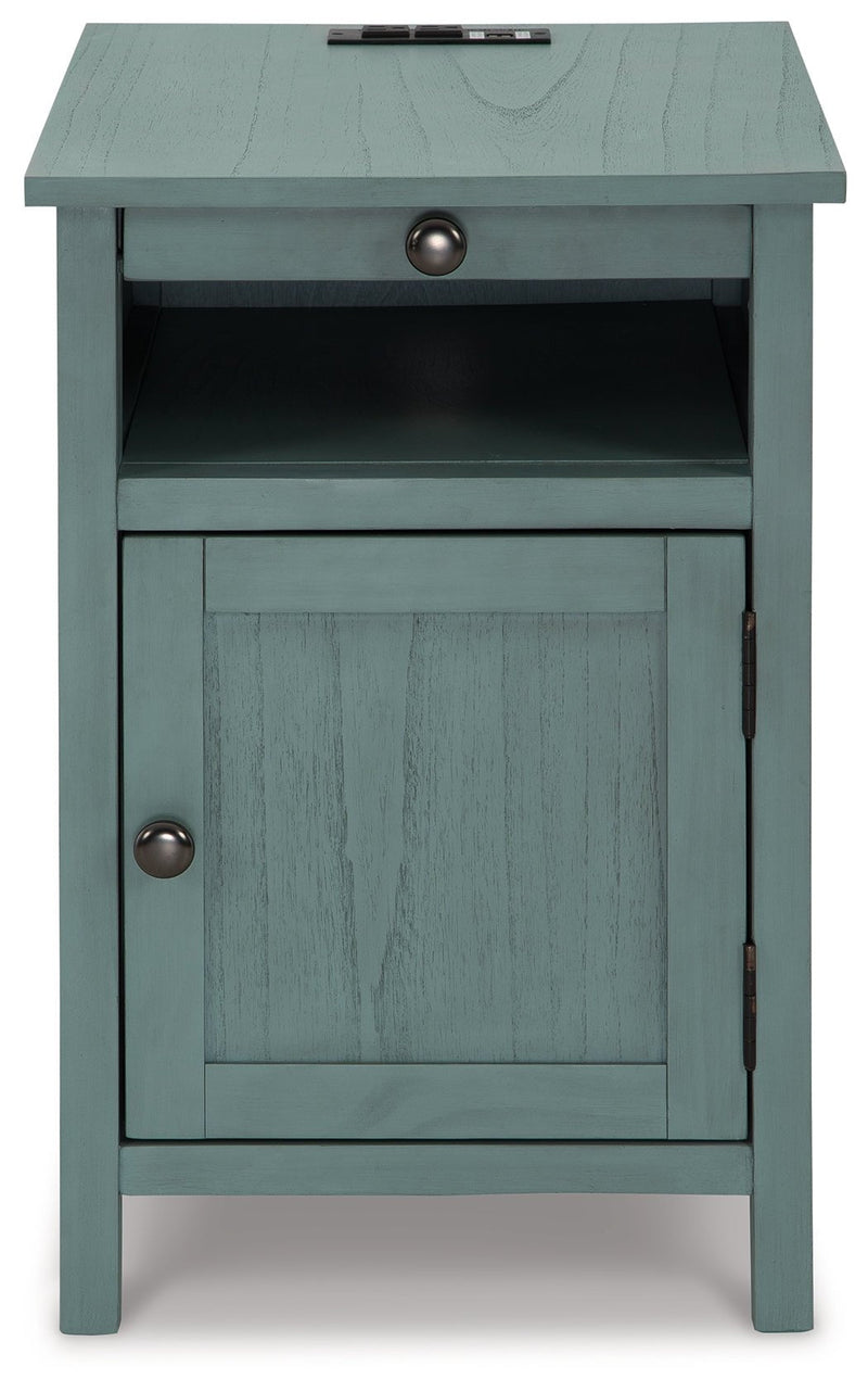 Treytown Chairside End Table - Gate FurnitureEnd Table Chair Side
