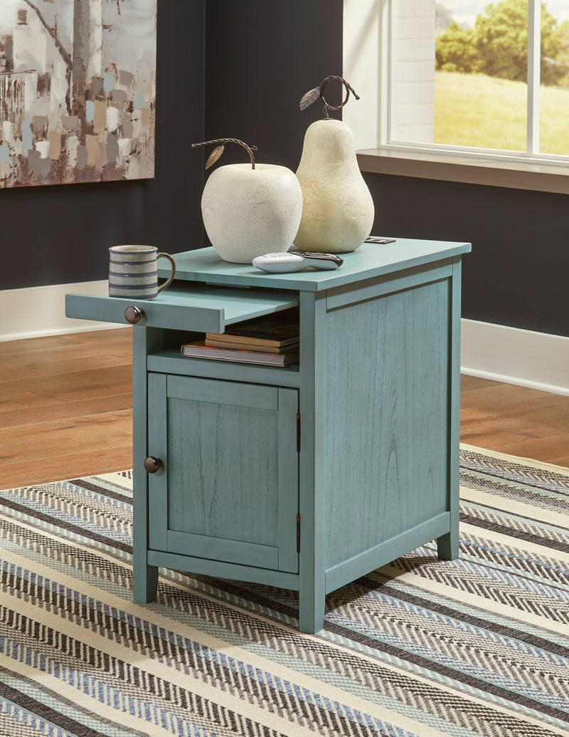 Treytown Chairside End Table - Gate FurnitureEnd Table Chair Side