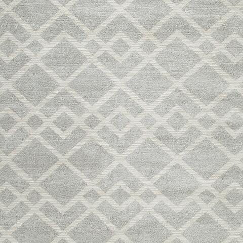 Unawick Gray/Ivory Large Rug - R407331