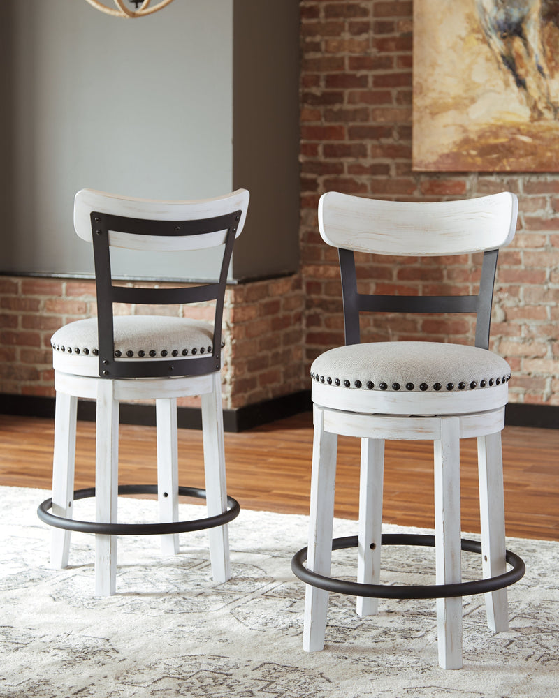 Valebeck Counter Height Dining Table and 4 Barstools in White - PKG002024