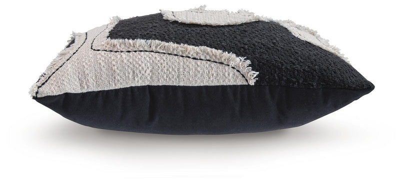 Veerbank Black/Beige Pillow - A1001114P