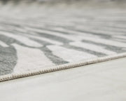 Verland Gray/White Washable 5' x 7' Area Rug - R407432